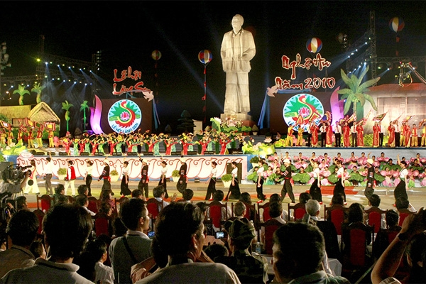 Lễ hội Làng Sen năm 2010